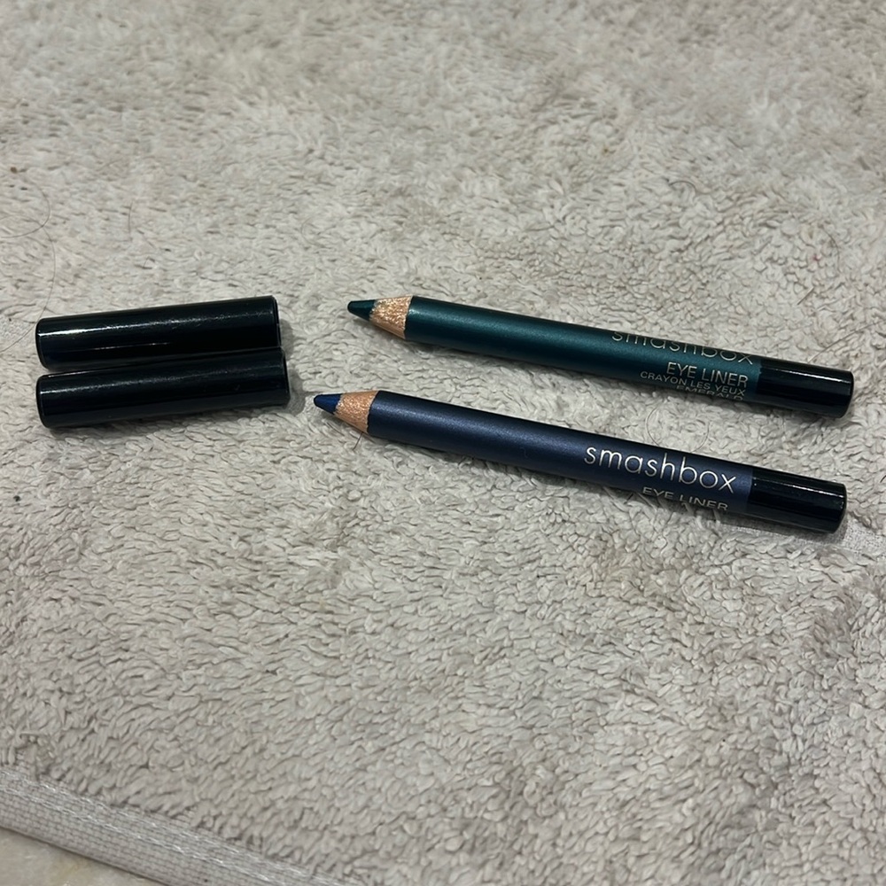 NWT: Smashbox bundle of 2 crayon les yeux in emerald and sapphire eyeliner
